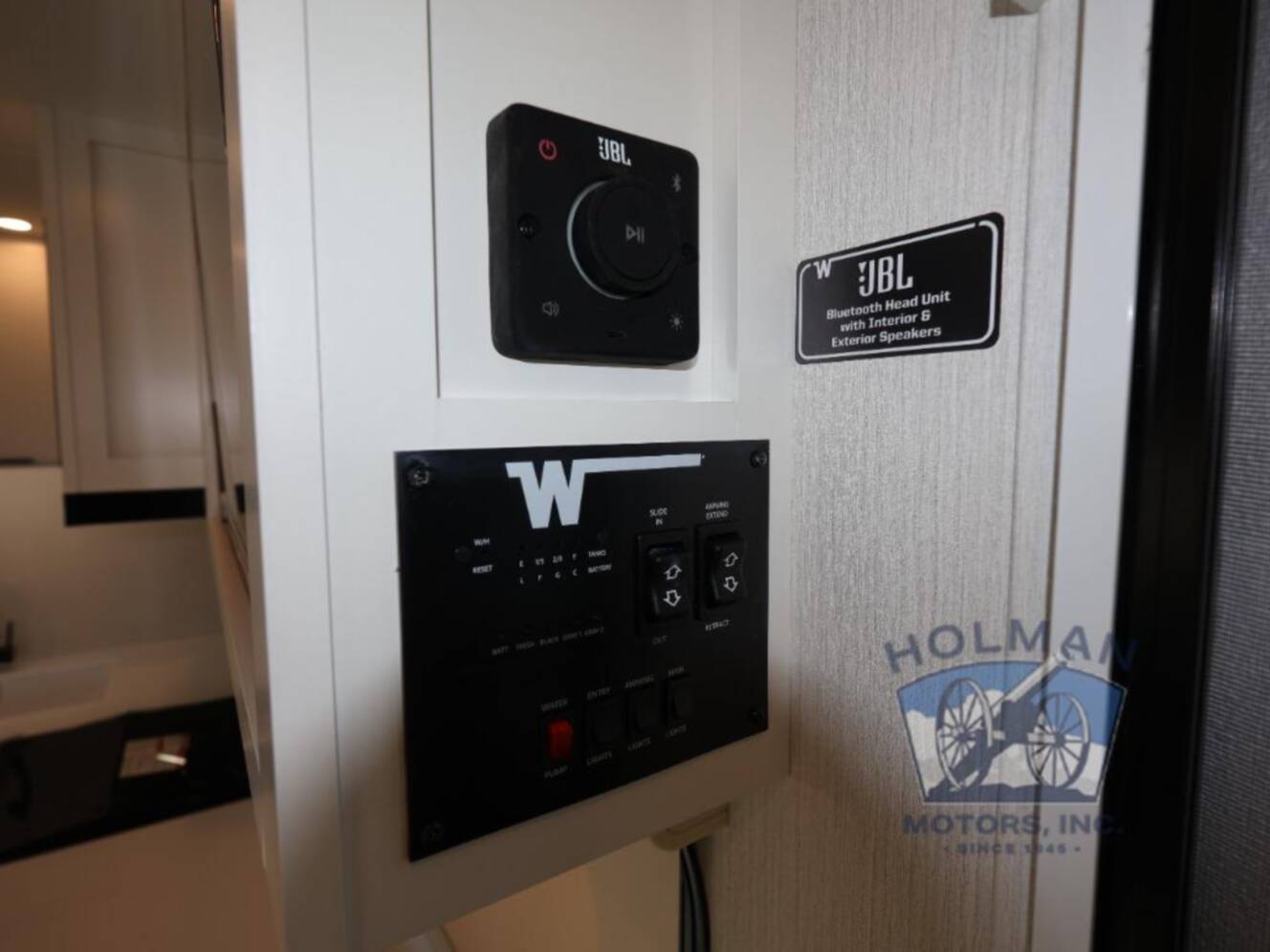 A photo of this 2026 Winnebago Thrive 25RLS