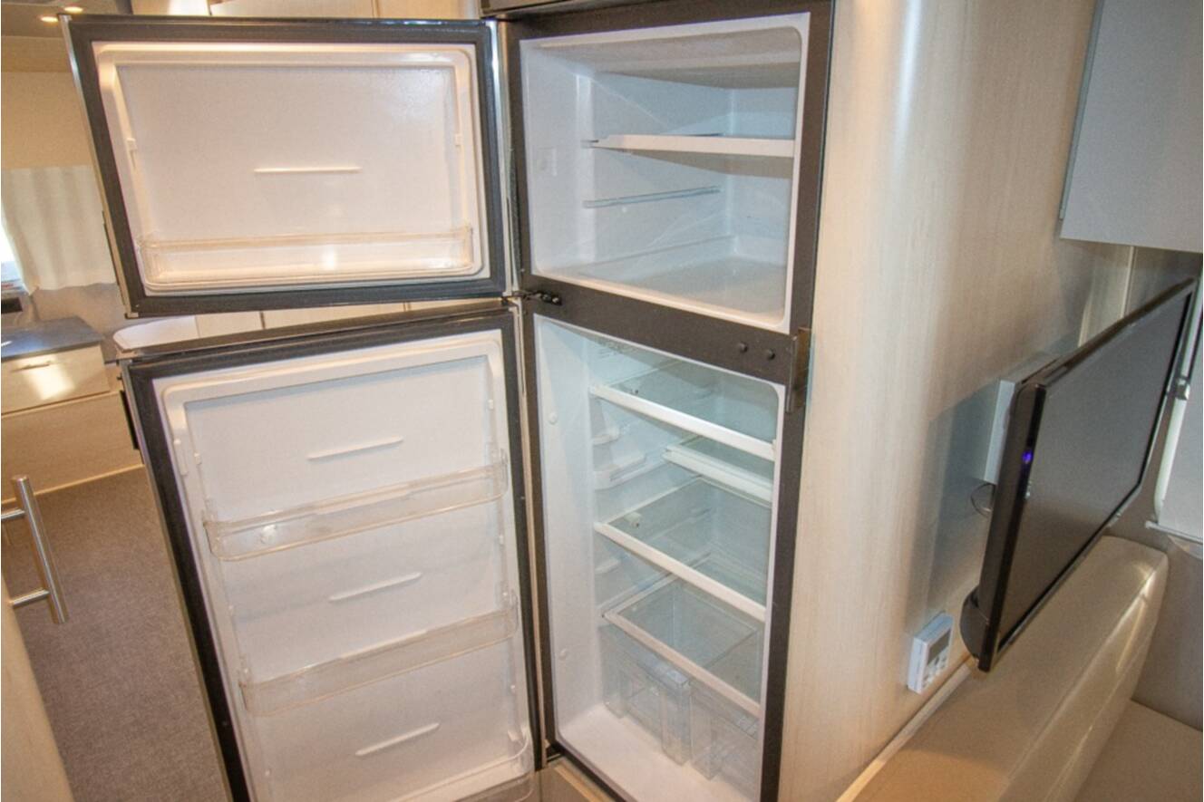 A photo of this 2024 Airstream Flying Cloud 30RB Twin