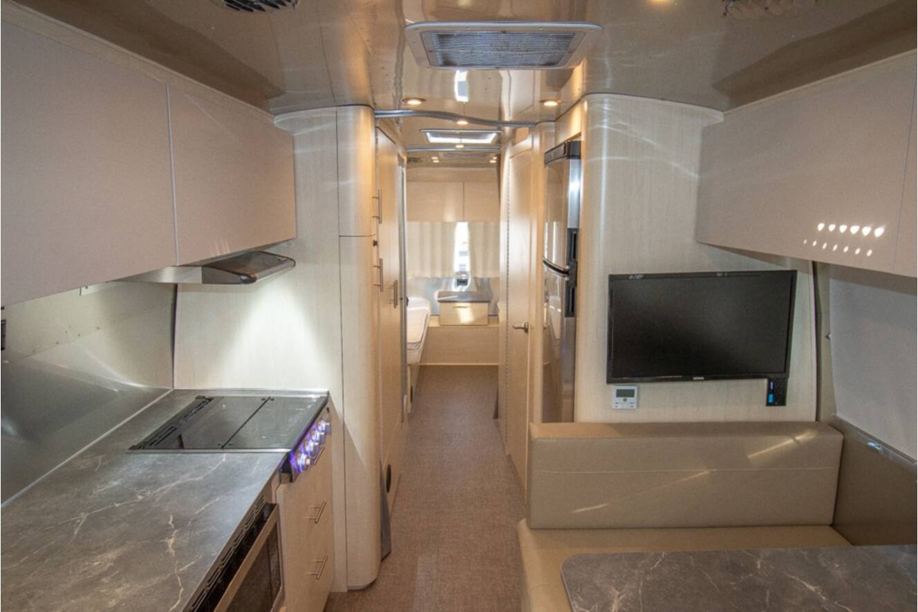 A photo of this 2024 Airstream Flying Cloud 30RB Twin