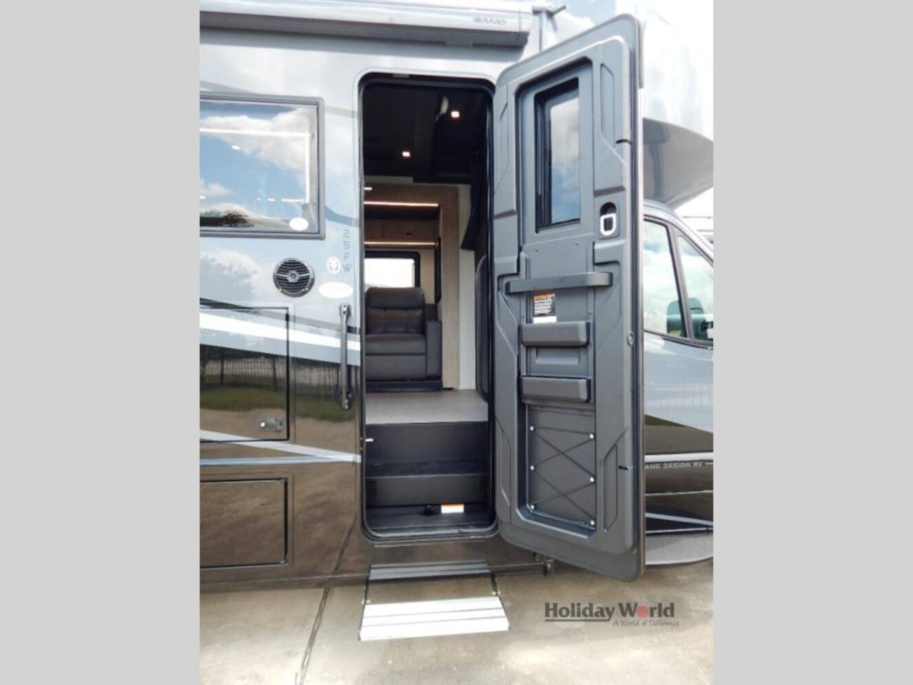 A photo of this 2026 Grand Design Lineage Series M 25FW