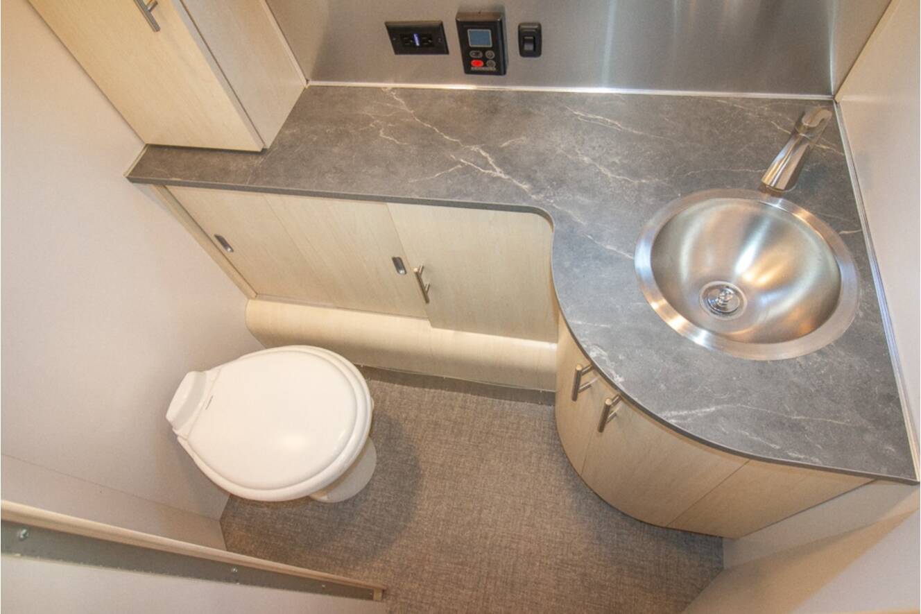 A photo of this 2024 Airstream Flying Cloud 30RB Twin