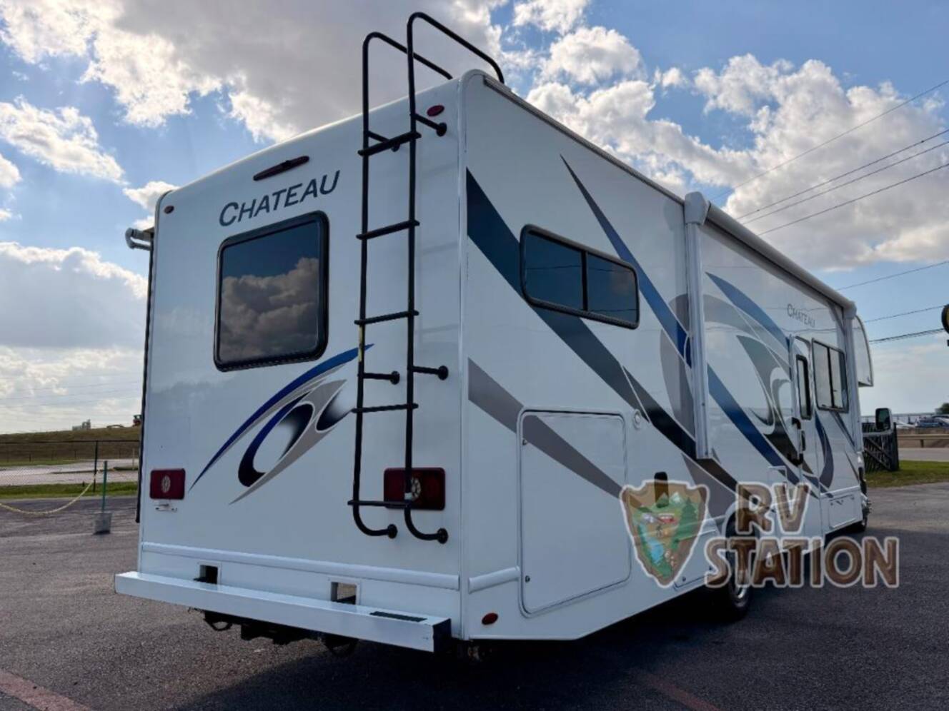 A photo of this 2023 Thor Motor Coach Chateau 31EV