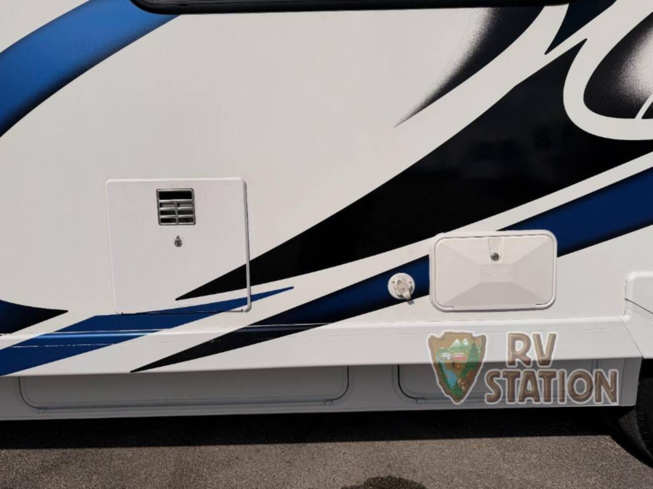 A photo of this 2023 Thor Motor Coach Chateau 31EV