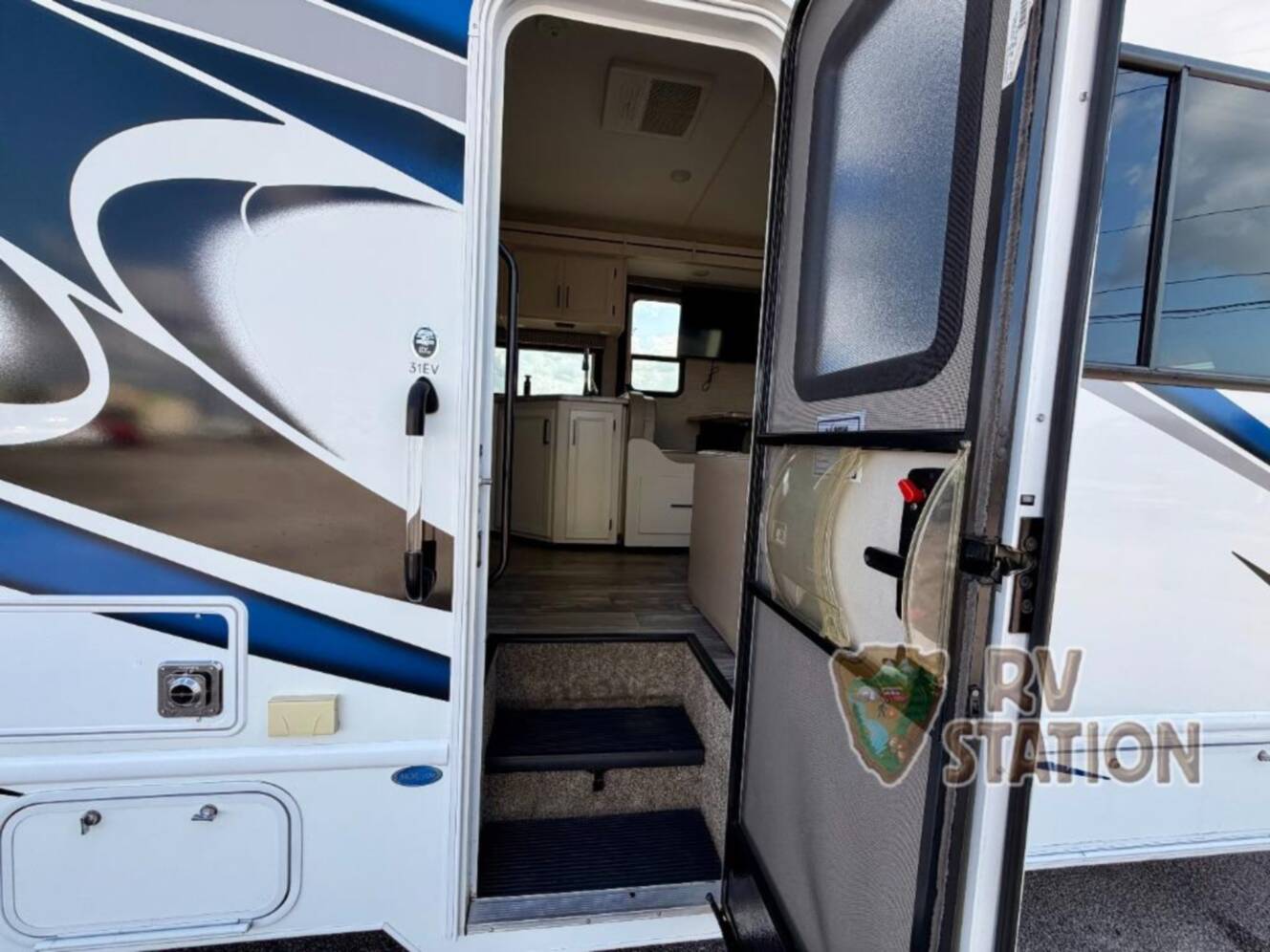 A photo of this 2023 Thor Motor Coach Chateau 31EV
