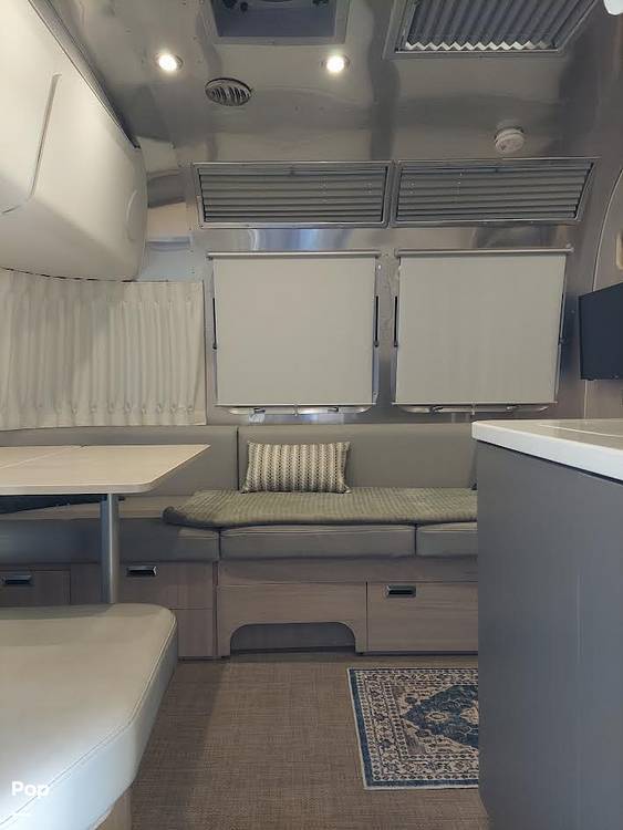 2022 Airstream Globetrotter 27FB in pecatonica IL