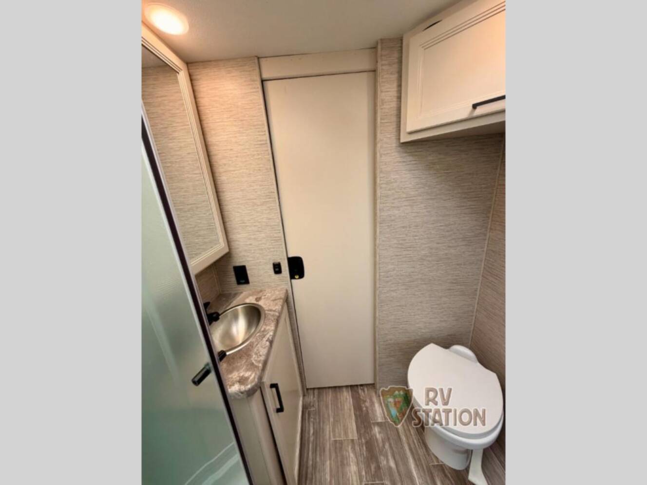 A photo of this 2023 Thor Motor Coach Chateau 31EV