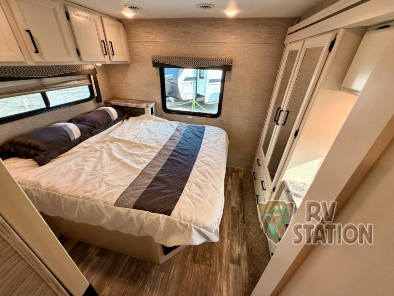 A photo of this 2023 Thor Motor Coach Chateau 31EV