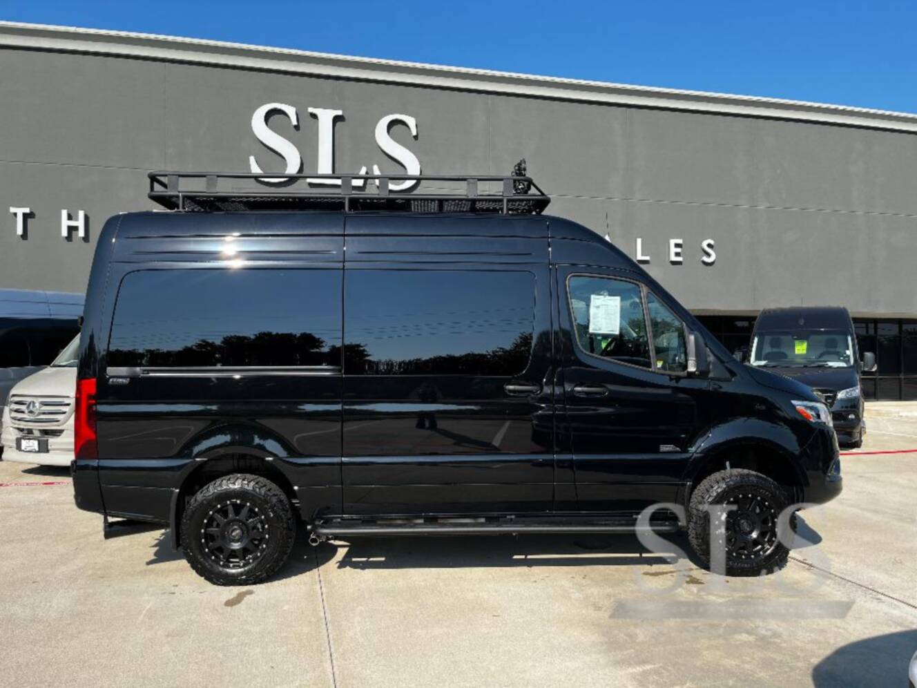 A photo of this 2026 Midwest Automotive Designs Luxe Cruiser D4 AWD