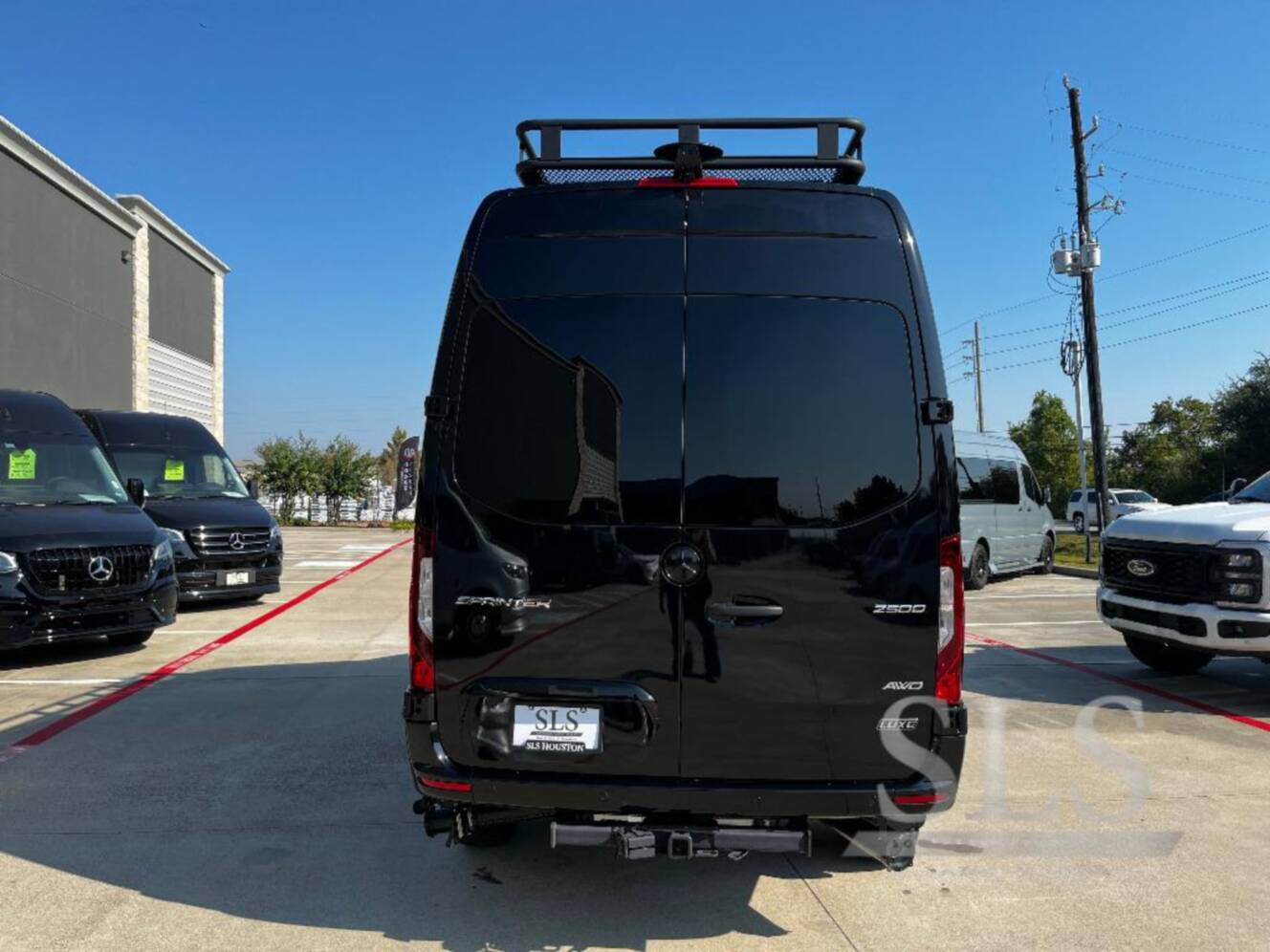 A photo of this 2026 Midwest Automotive Designs Luxe Cruiser D4 AWD