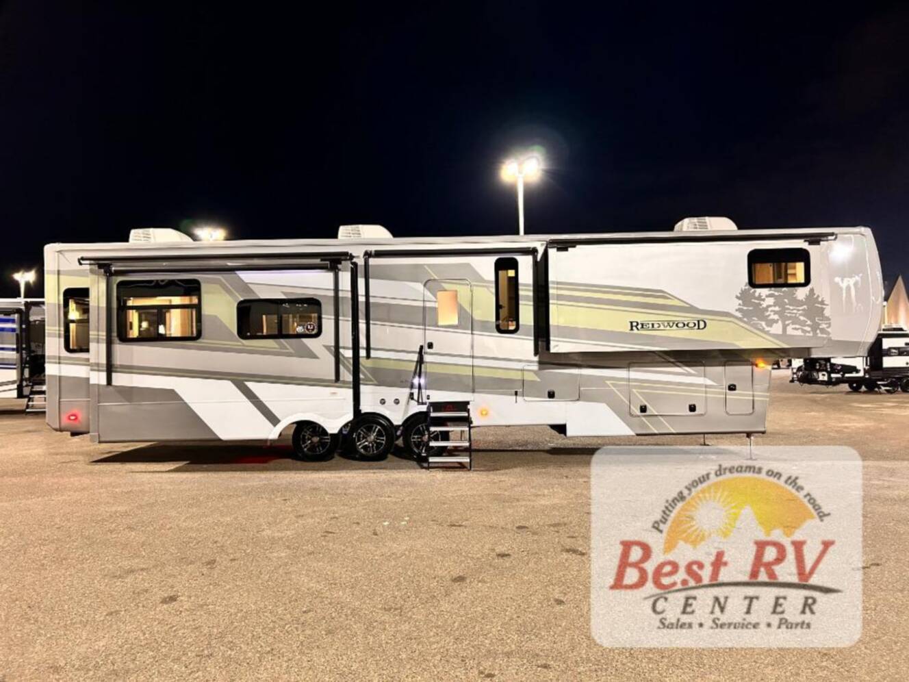 A photo of this 2026 Redwood Rv Redwood 412GK