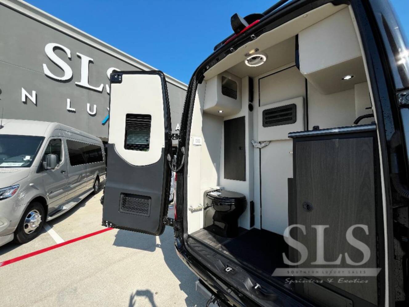 A photo of this 2026 Midwest Automotive Designs Luxe Cruiser D4 AWD