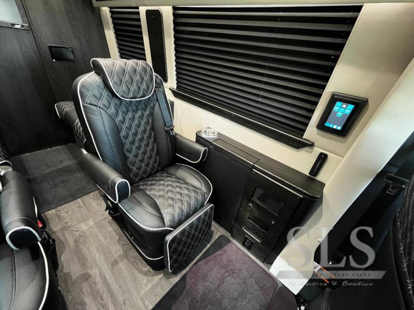 A photo of this 2026 Midwest Automotive Designs Luxe Cruiser D4 AWD