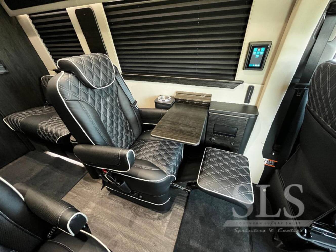 A photo of this 2026 Midwest Automotive Designs Luxe Cruiser D4 AWD