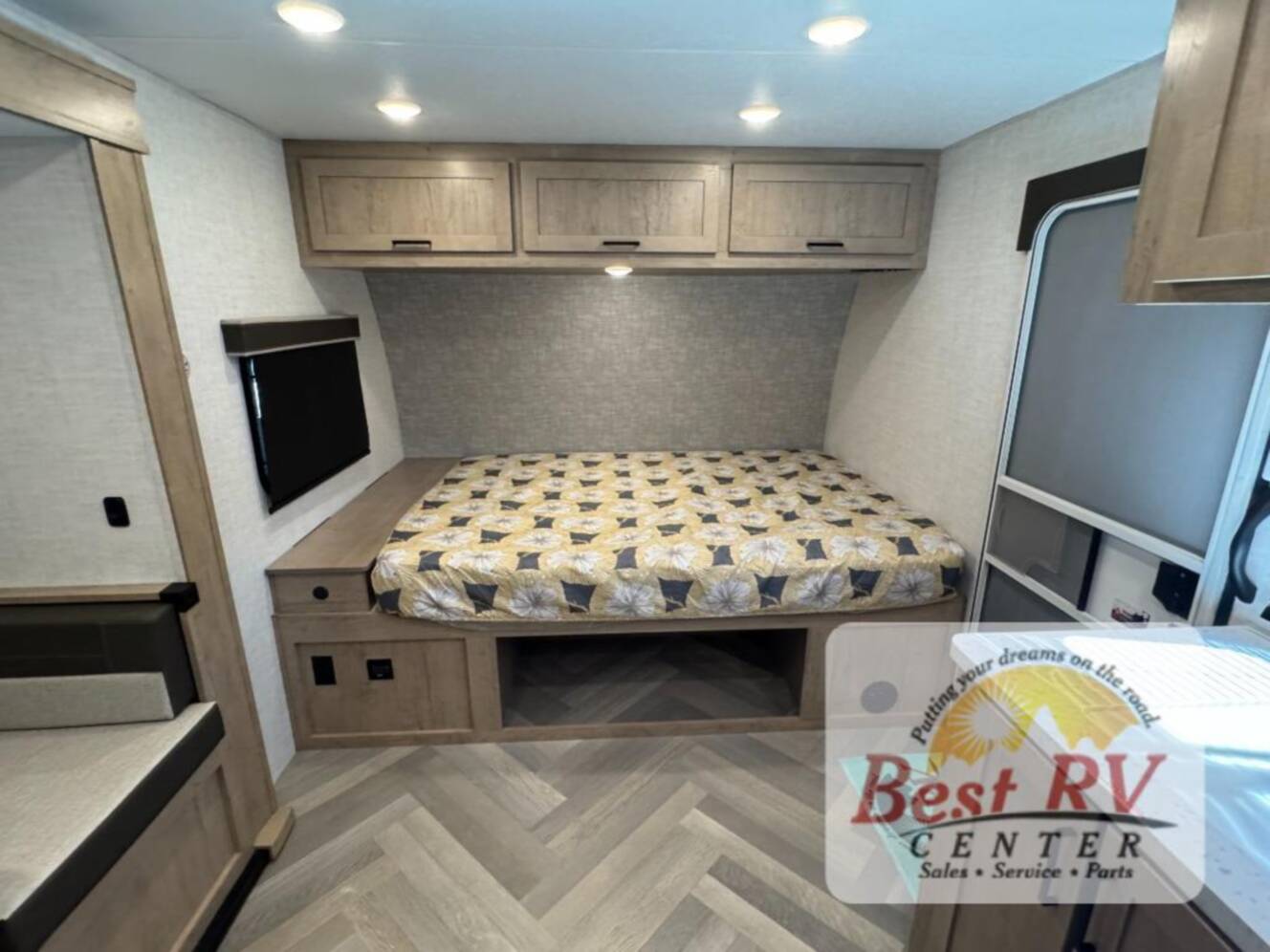 A photo of this 2026 Ember Rv E-Series 19ETS