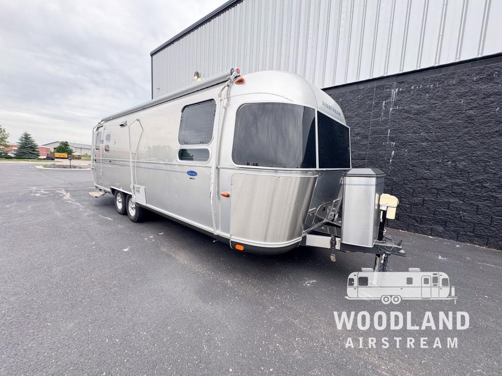 2010 Airstream Classic Limited 27 FB in lebanon IN