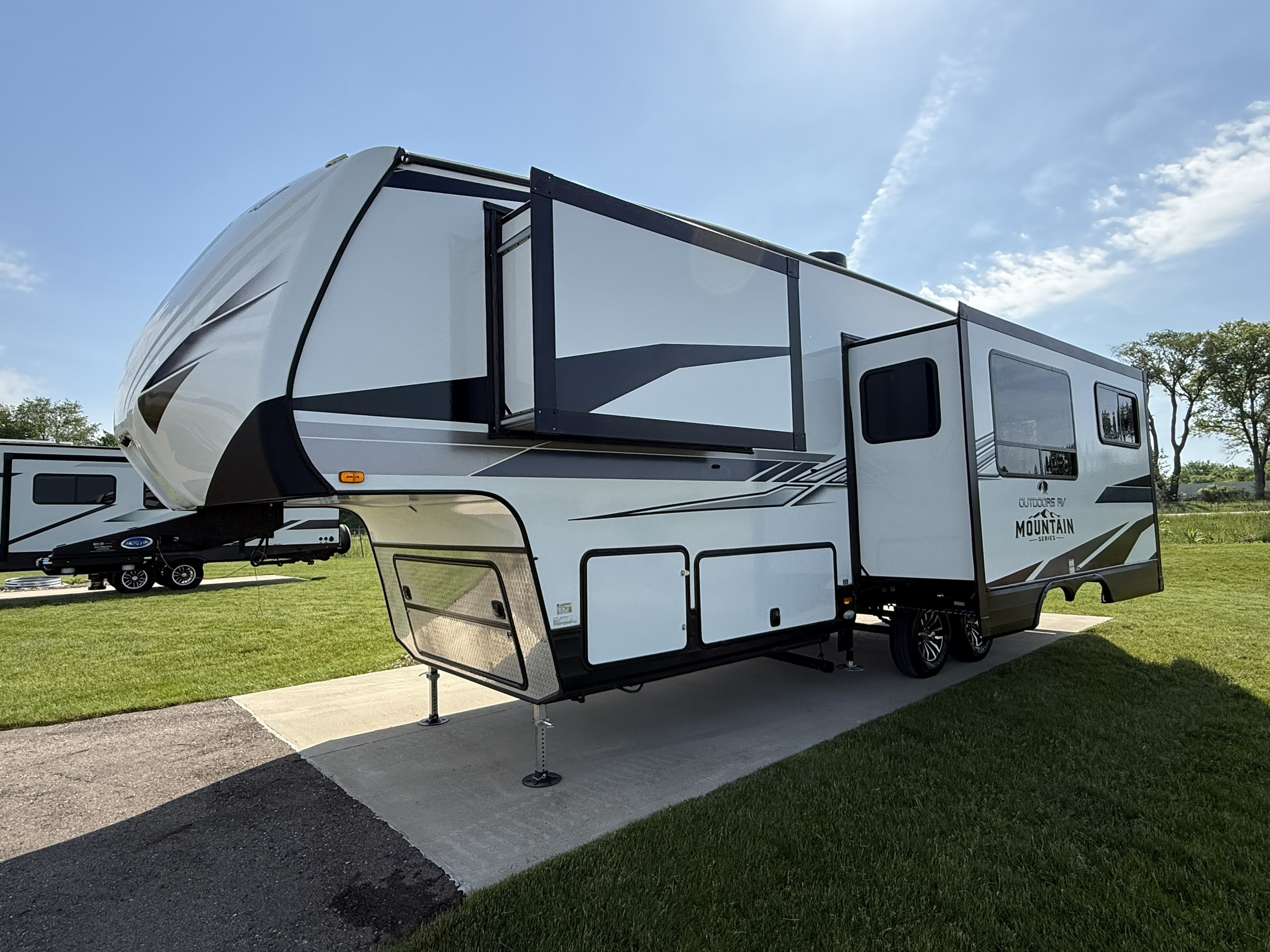 2026 Outdoors Rv Manufacturing GLACIER PEAK F27MKS RV