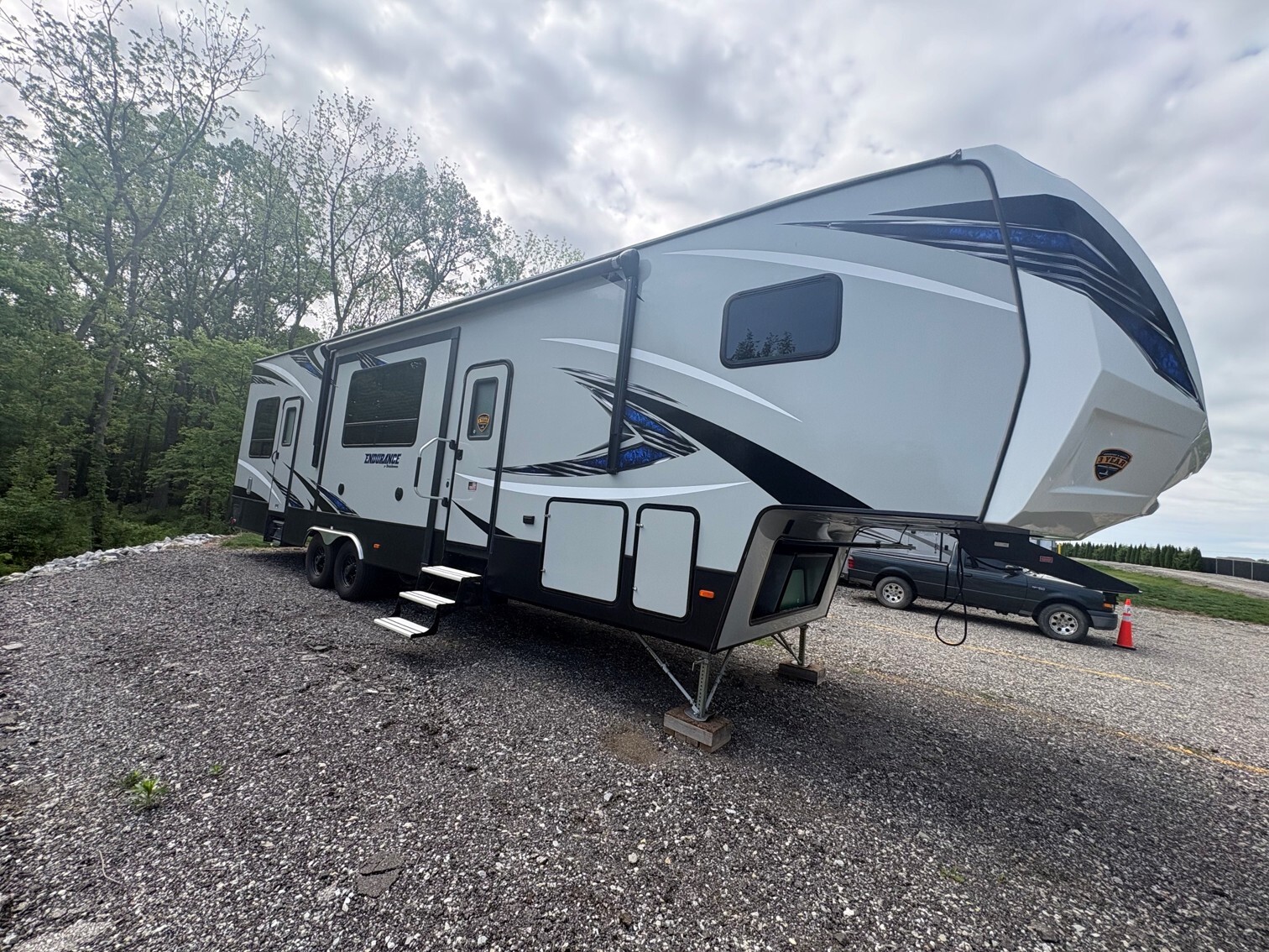 2018 Dutchmen ENDURANCE 3556 RV