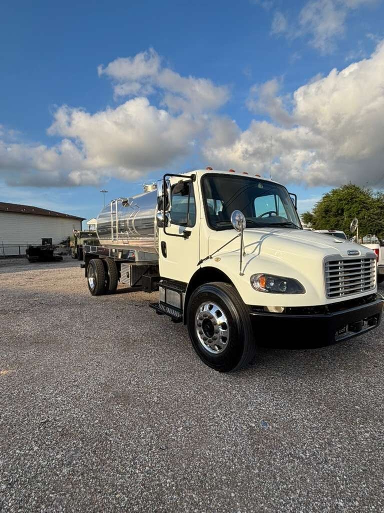2019 FREIGHTLINER BUSINESS CLASS M2 106 in Acworth, GA