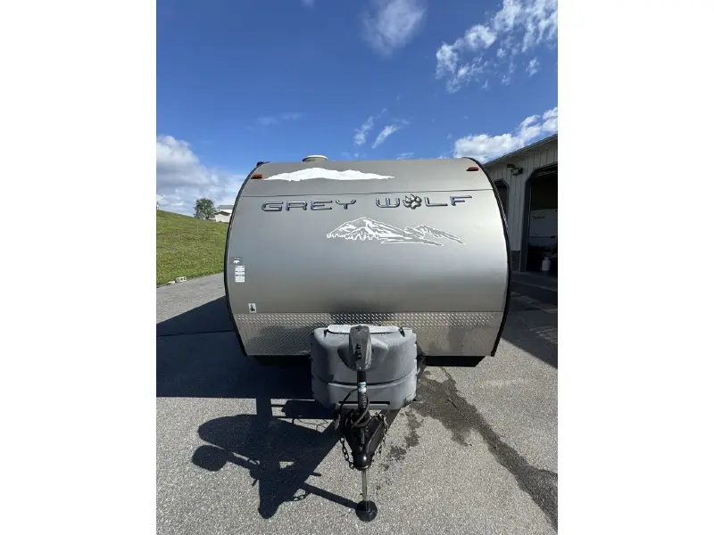 2014 FOREST RIVER GREY WOLF 26DBH