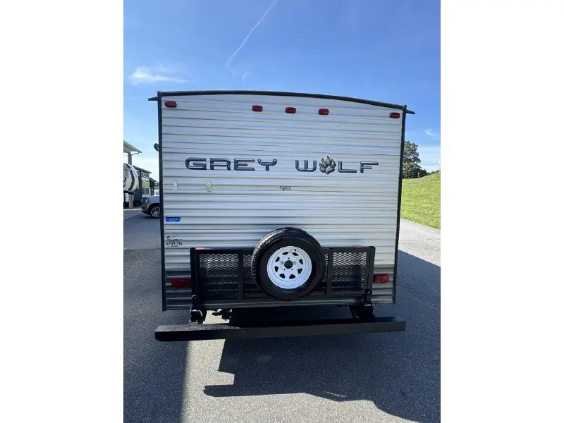 2014 FOREST RIVER GREY WOLF 26DBH