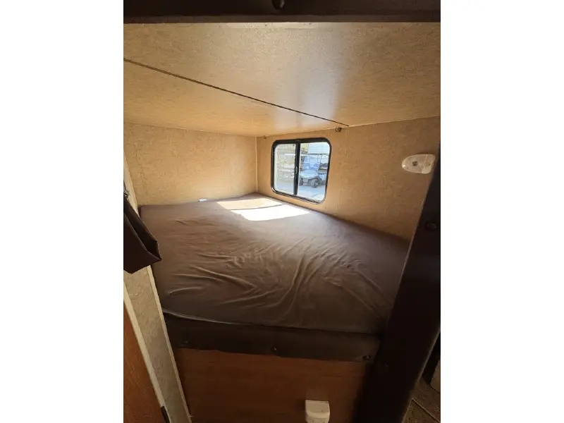 2014 FOREST RIVER GREY WOLF 26DBH