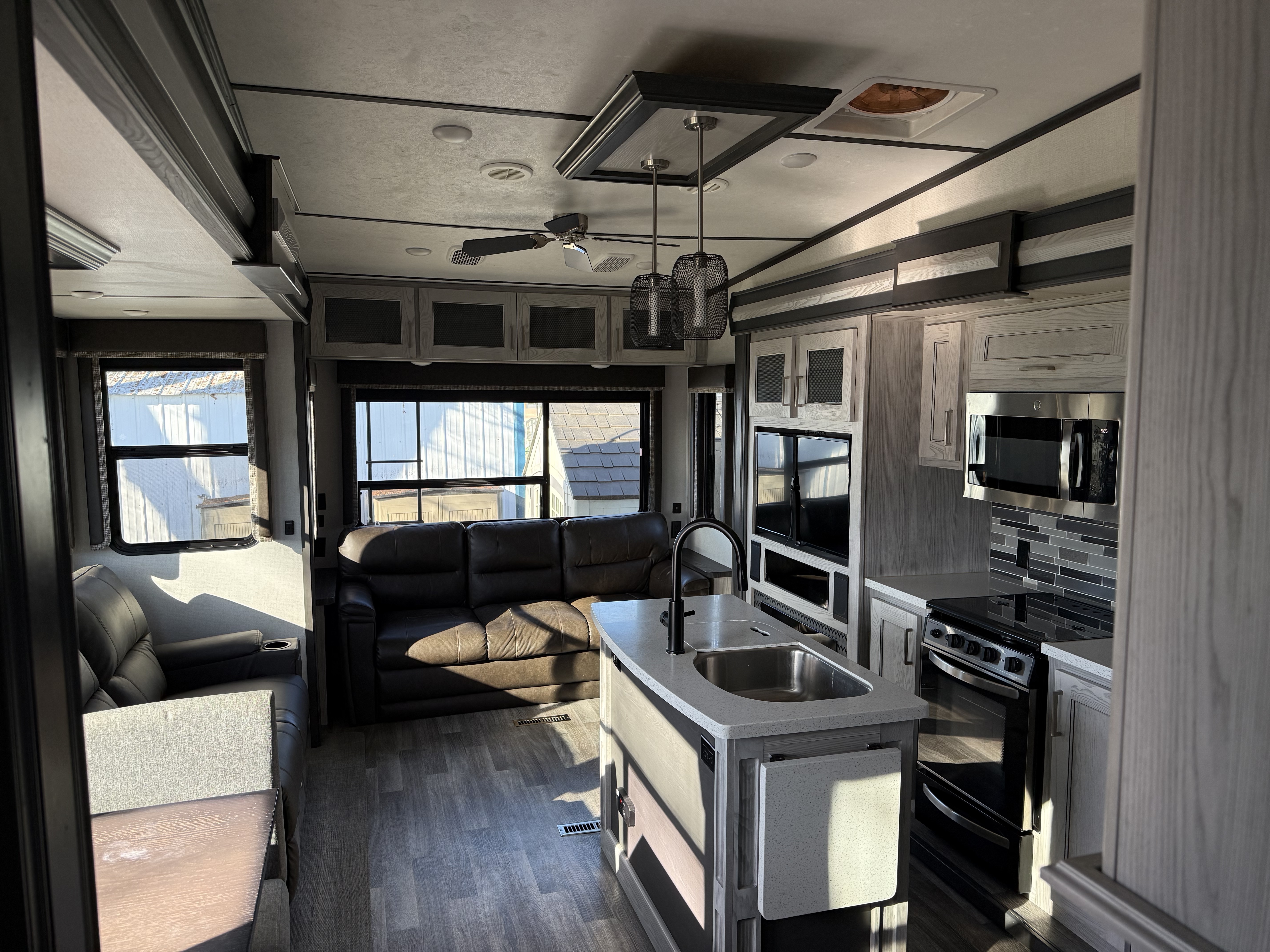 2021 Keystone MONTANA HIGH COUNTRY 384BR in cheney WA