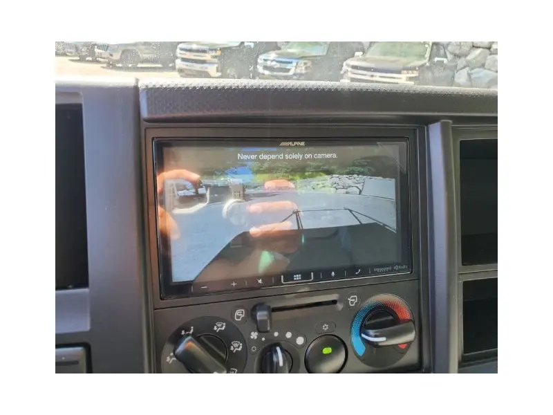 2024 ISUZU NRR