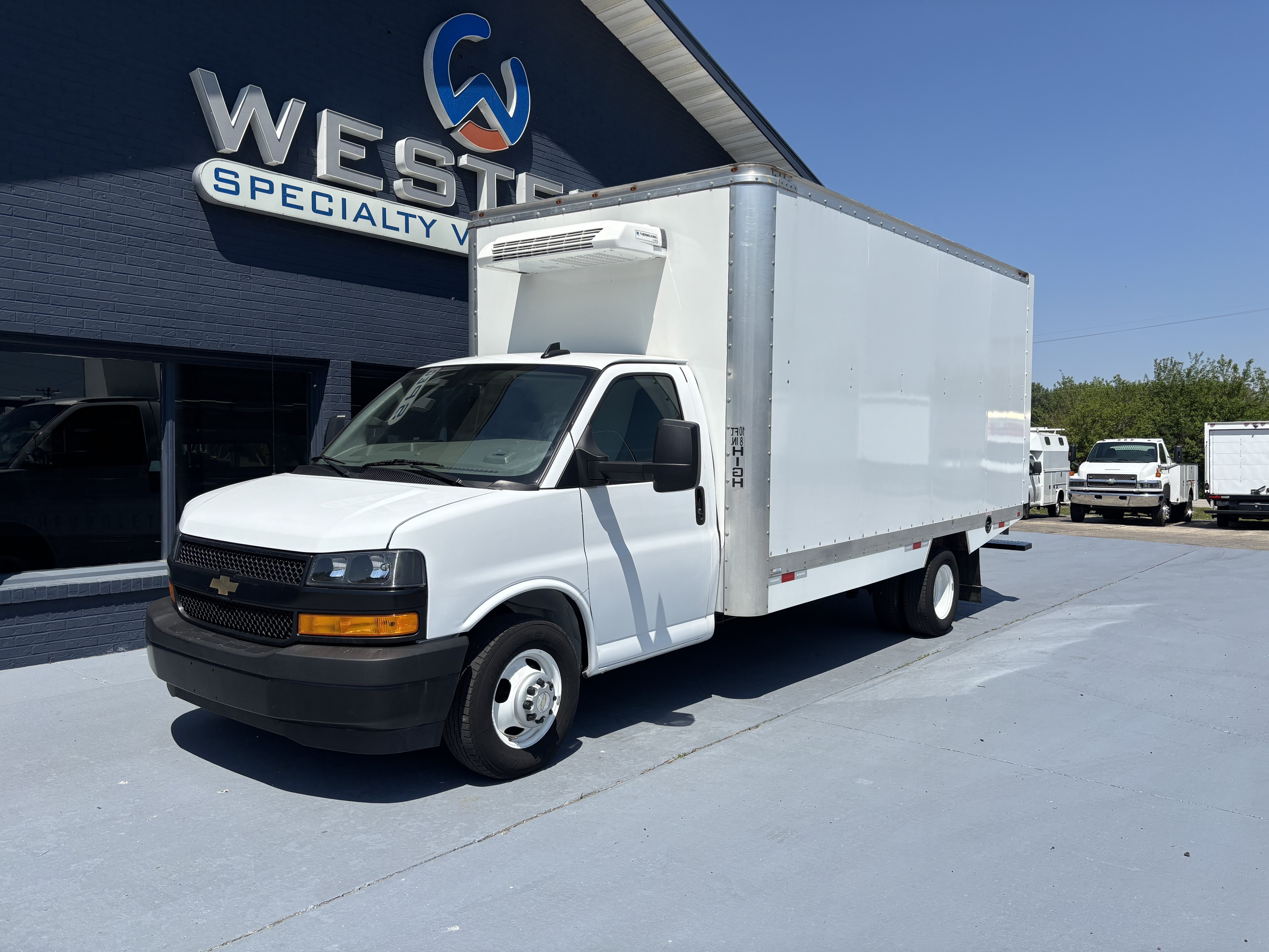 2024 CHEVROLET EXPRESS G3500 in Braidwood, IL