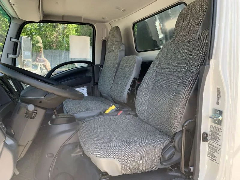 2024 ISUZU NPR HD