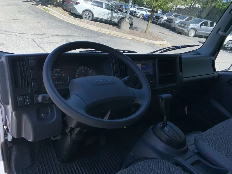 2024 ISUZU NPR HD