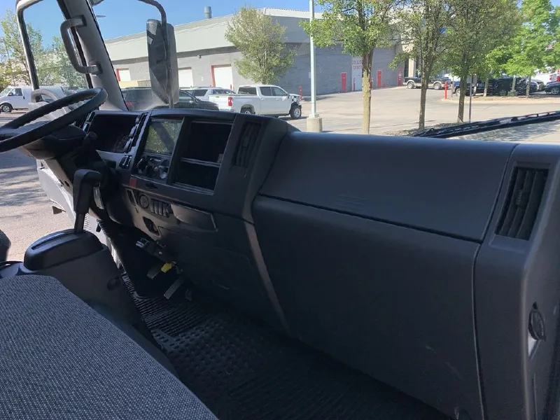 2024 ISUZU NPR HD