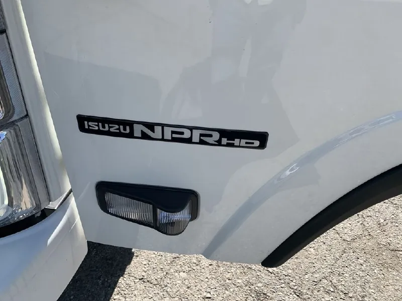 2024 ISUZU NPR HD