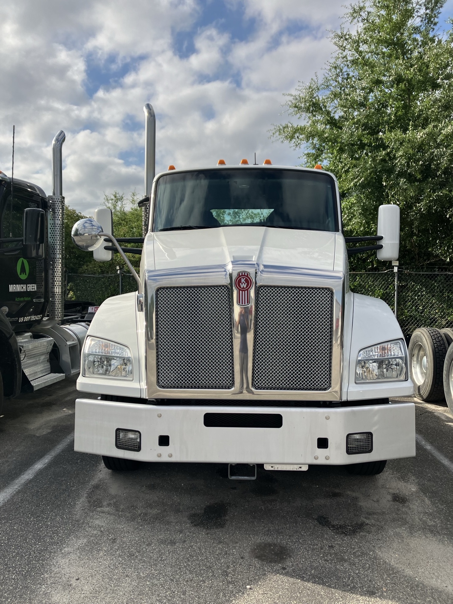2020 KENWORTH T880 in Leawood, KS