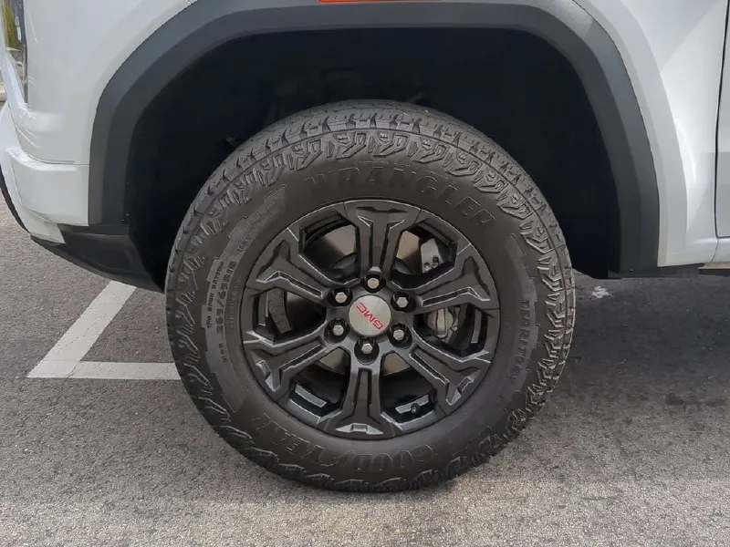 2024 GMC CANYON