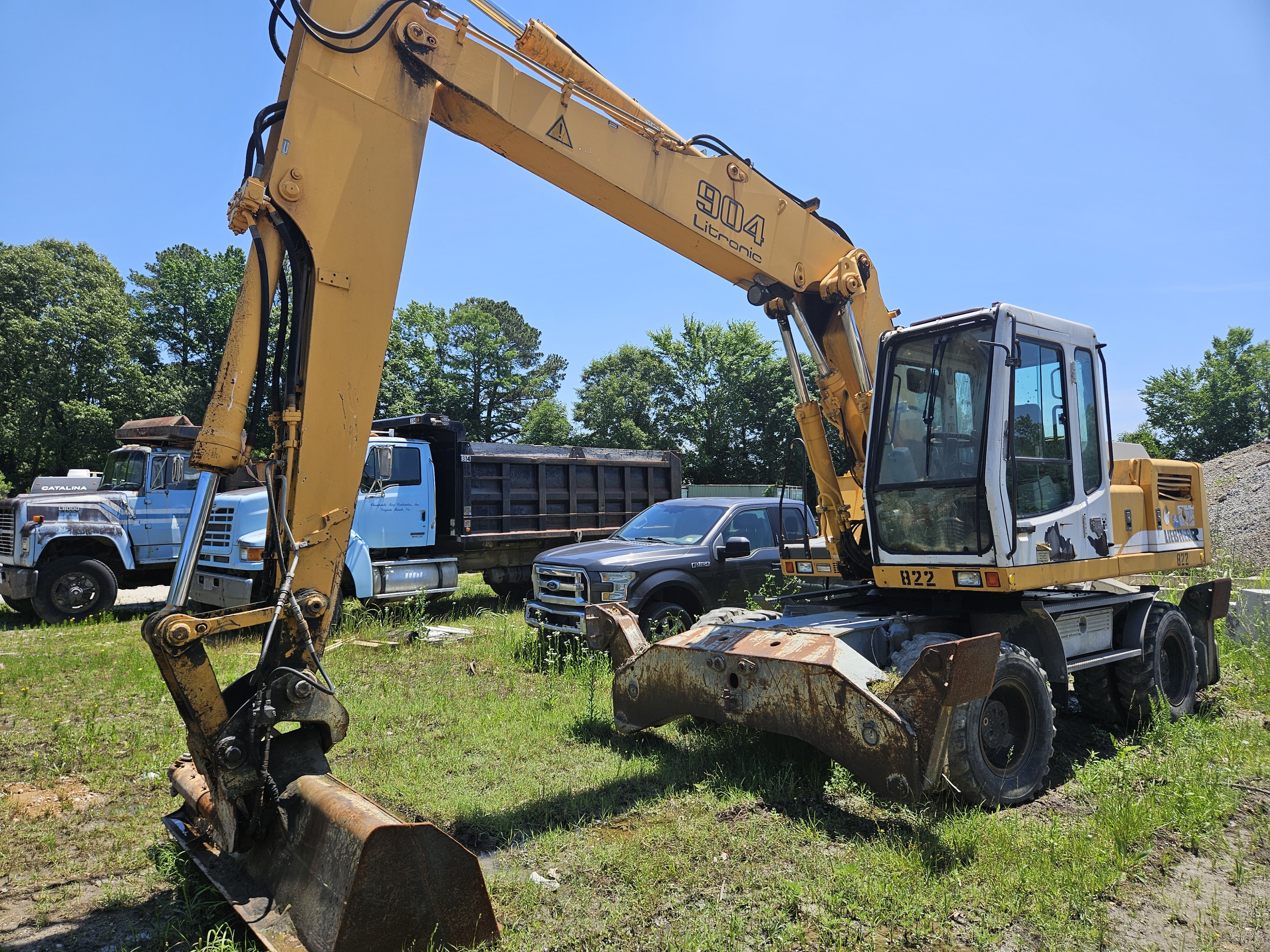 2003 LIEBHERR A902 in Virginia Beach, VA