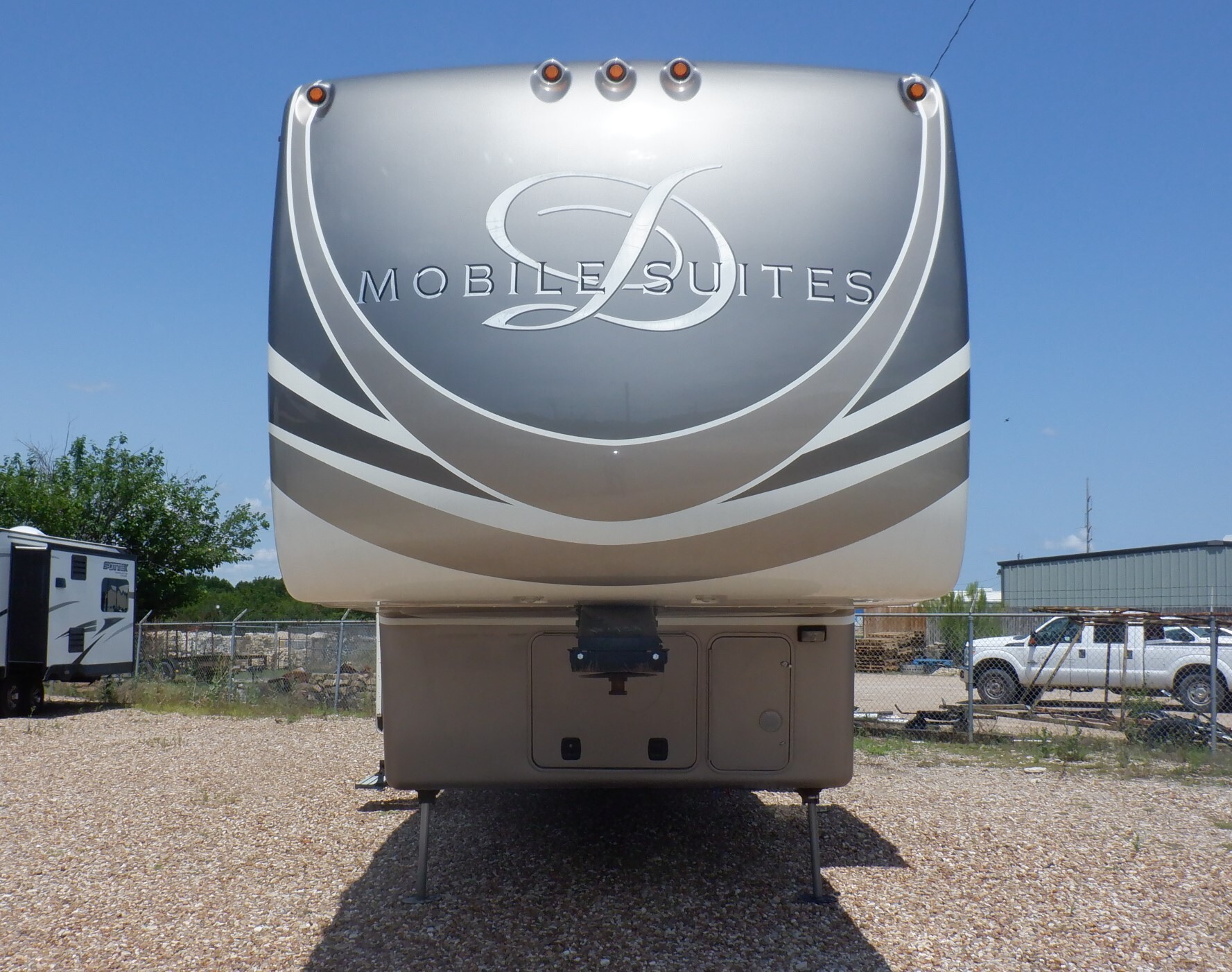 2018 DRV Mobile Suites 44 Houston in granbury TX