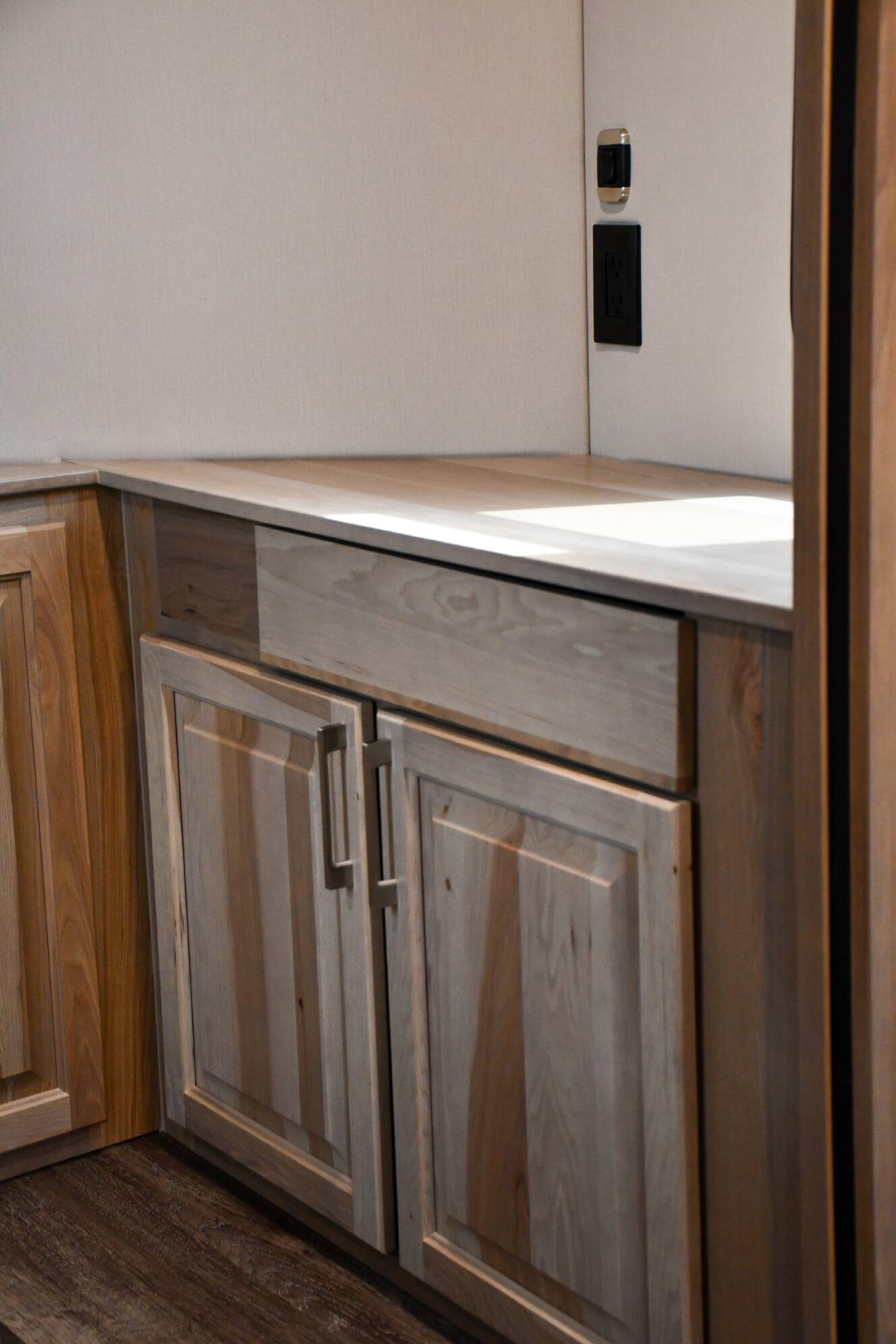 A photo of this 2027 Luxe 48FLB