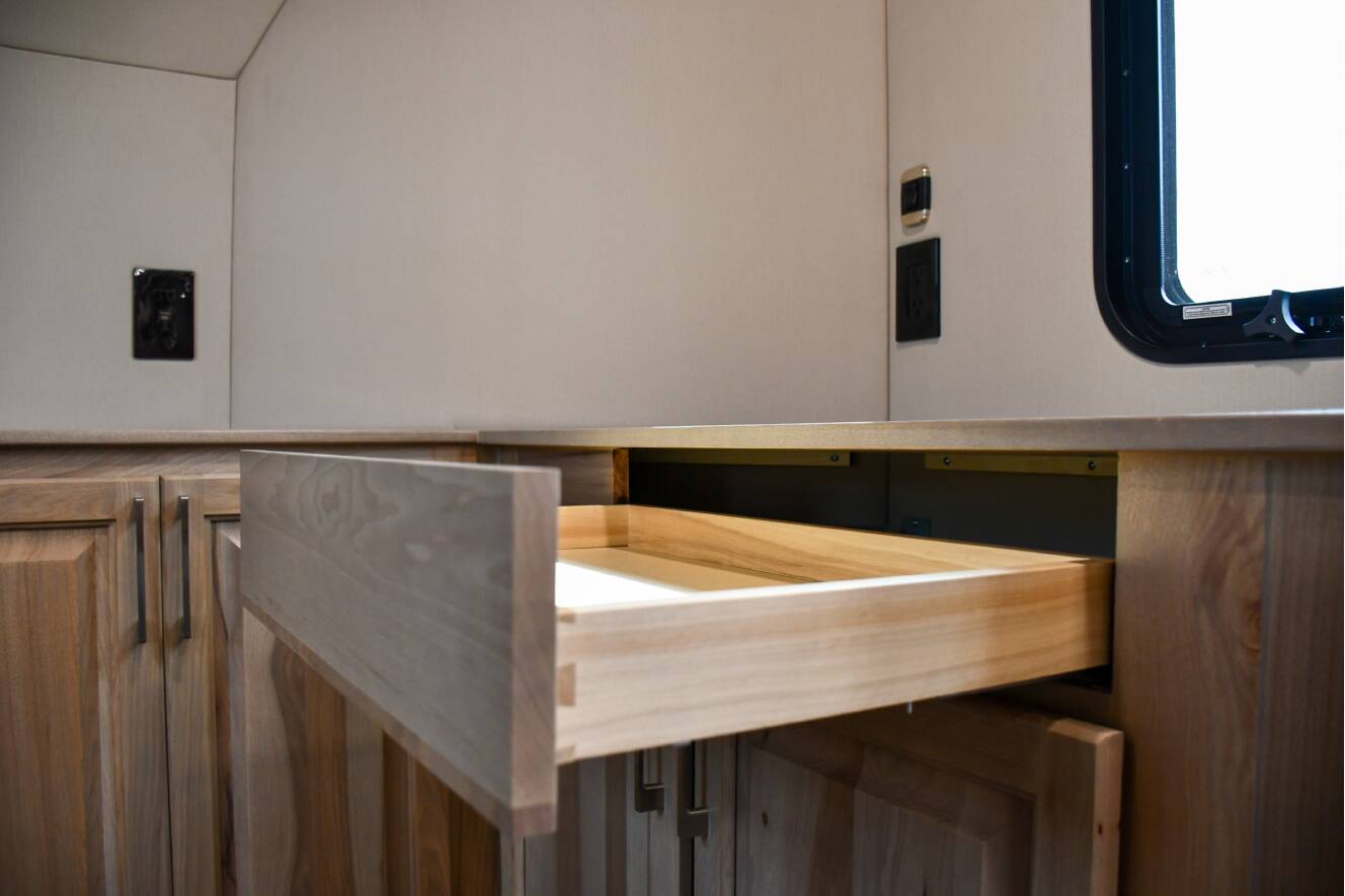 A photo of this 2027 Luxe 48FLB