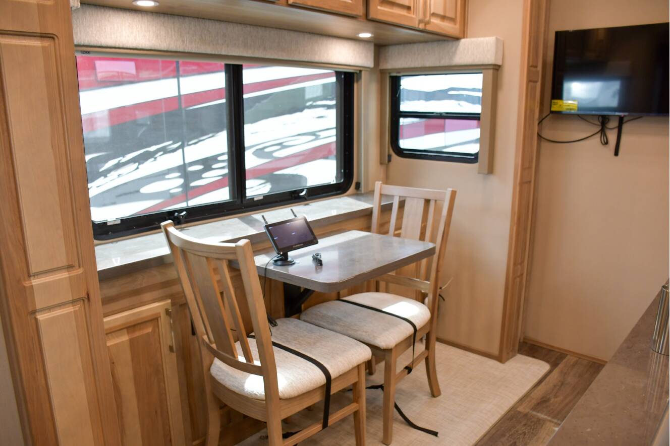 A photo of this 2027 Luxe 48FLB