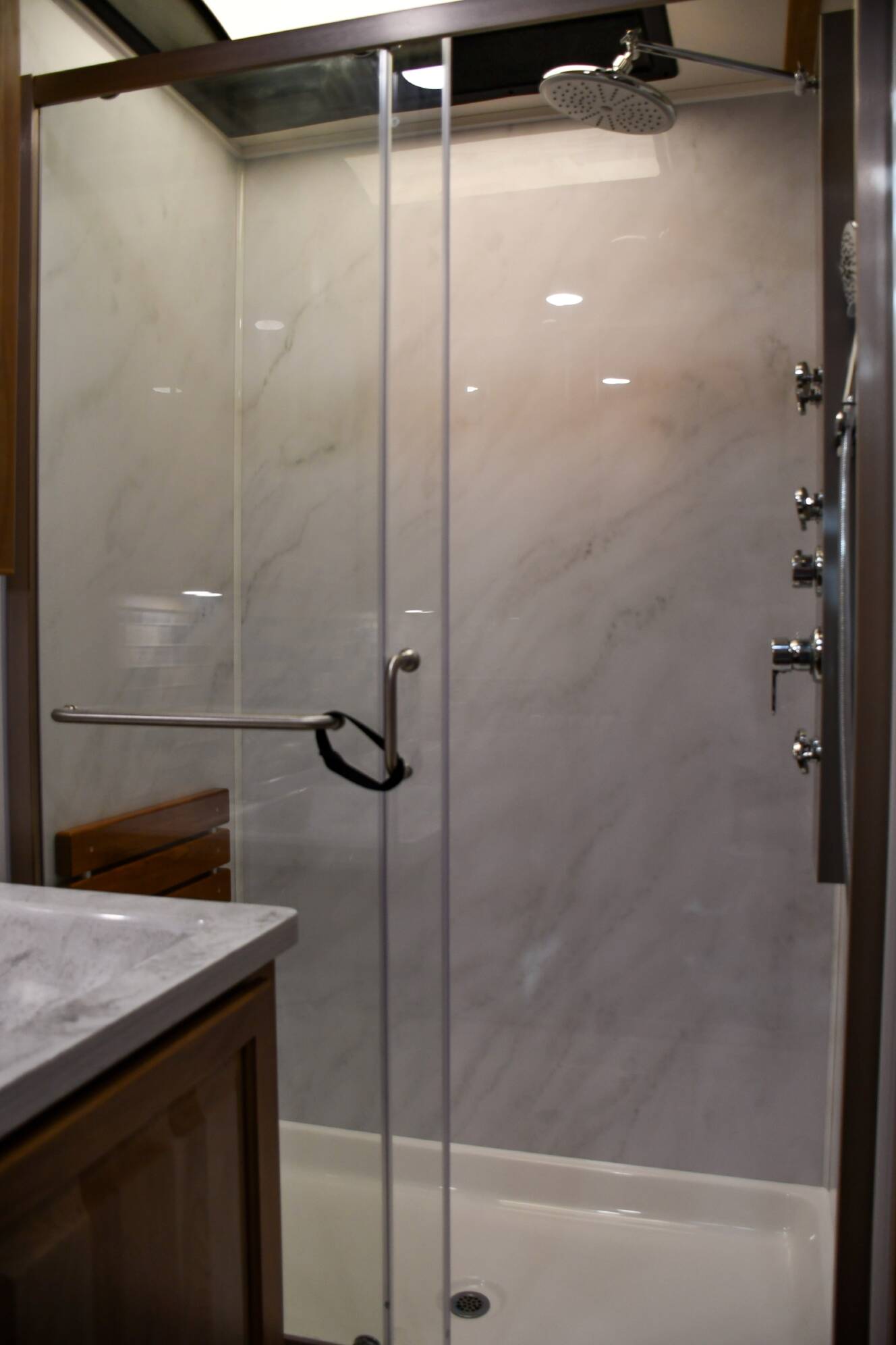 A photo of this 2027 Luxe 48FLB