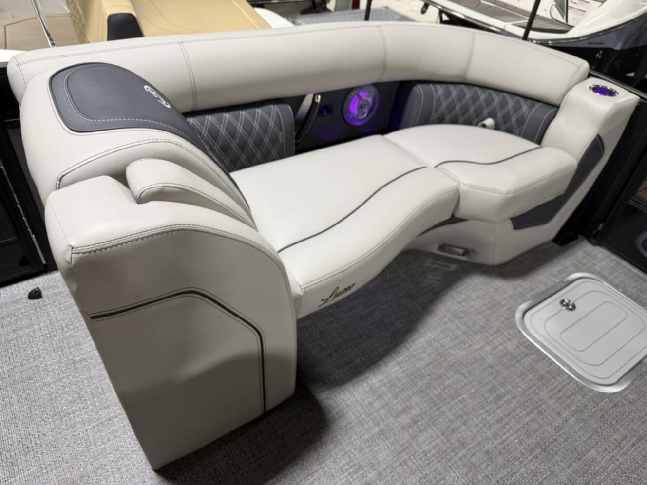 A photo of this 2026 Barletta Boats L23UC Triple-Toon