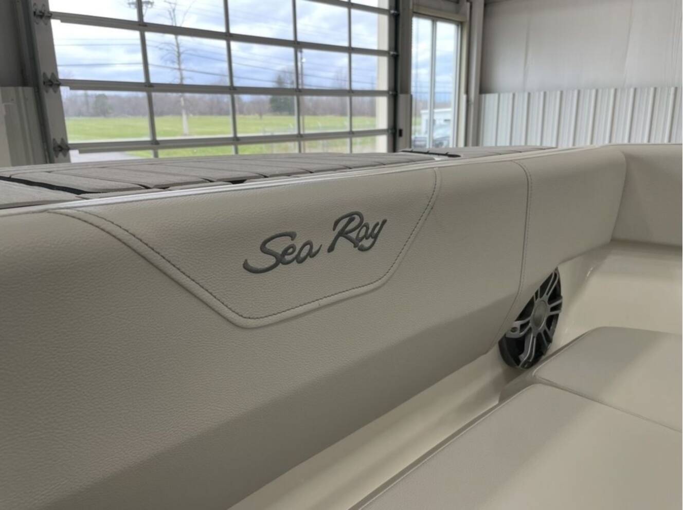 A photo of this 2026 Sea Ray SDX 270