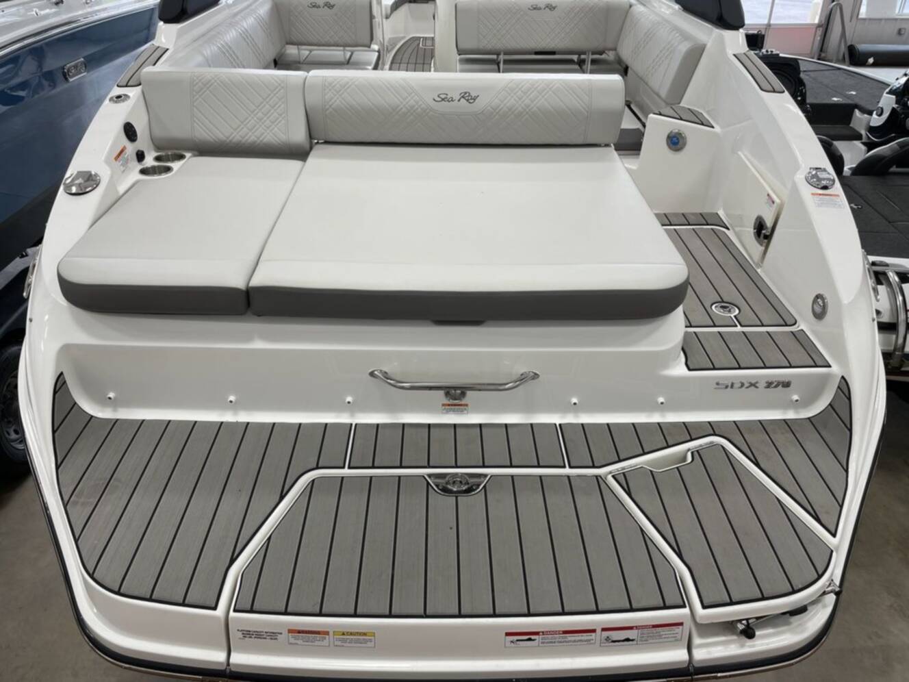 A photo of this 2026 Sea Ray SDX 270