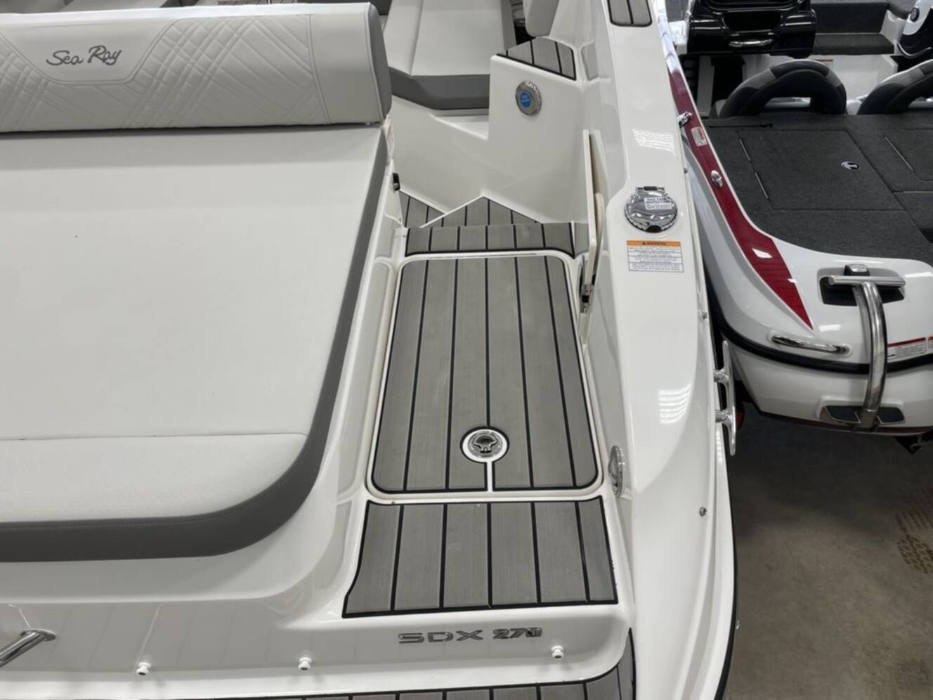A photo of this 2026 Sea Ray SDX 270