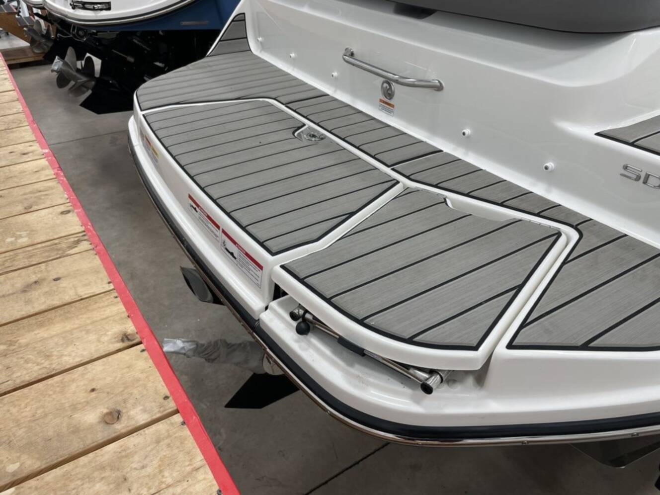 A photo of this 2026 Sea Ray SDX 270