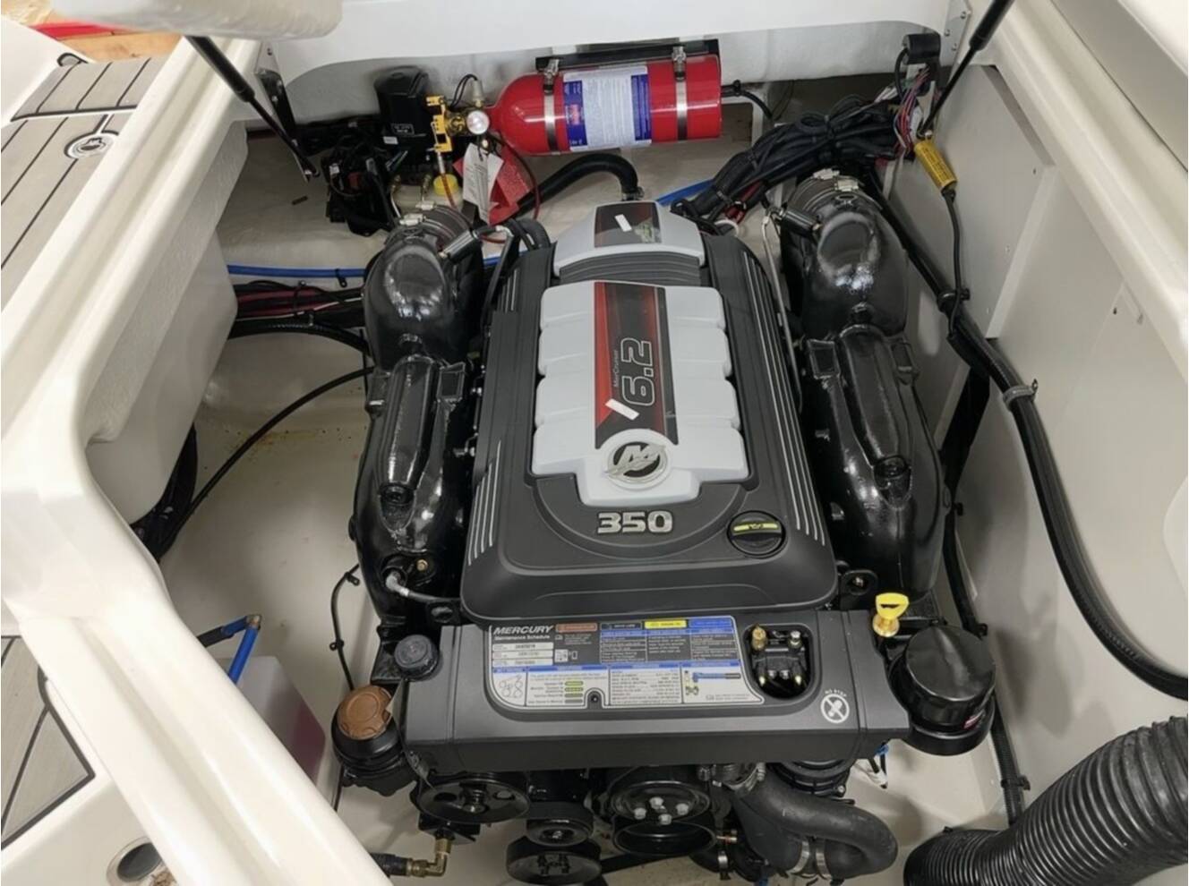 A photo of this 2026 Sea Ray SDX 270