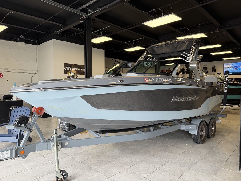 2022 Mastercraft XT23 in avon NY