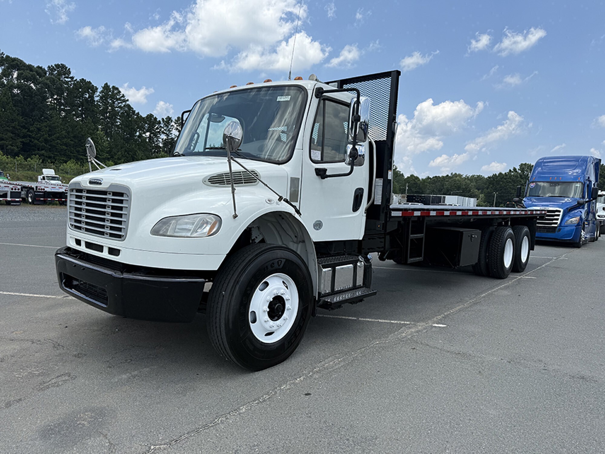 2020 FREIGHTLINER BUSINESS CLASS M2 106 in Chester, VA