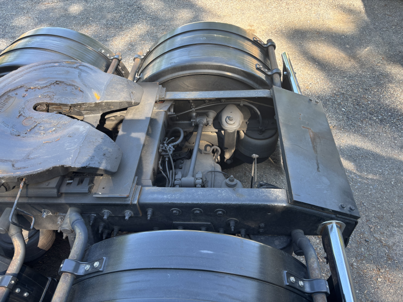 2015 PETERBILT 389