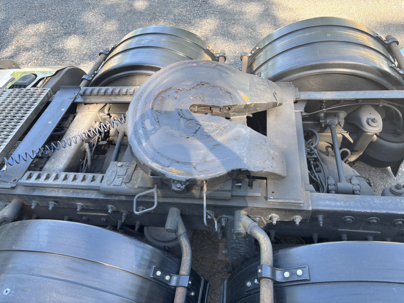 2015 PETERBILT 389